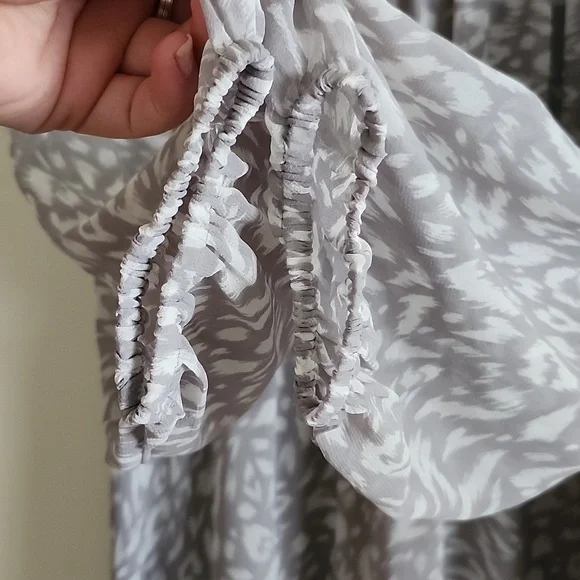 Ann Taylor Gray Leopard Print Maxi Dress Modest Sheer Sleeves Womens Med - Picture 5 of 9